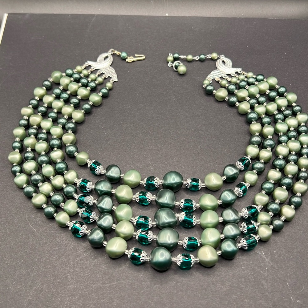 Gorgeous vintage Japan green beaded necklace